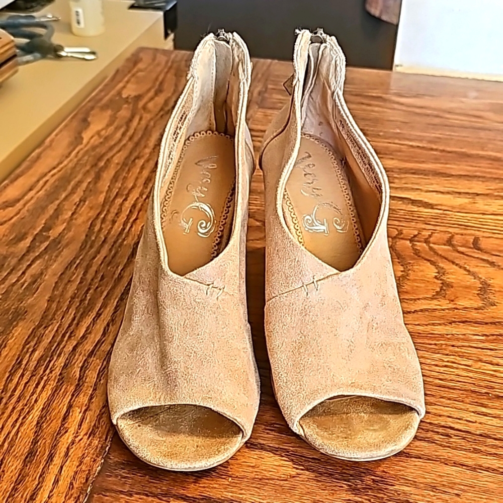 Nude heels